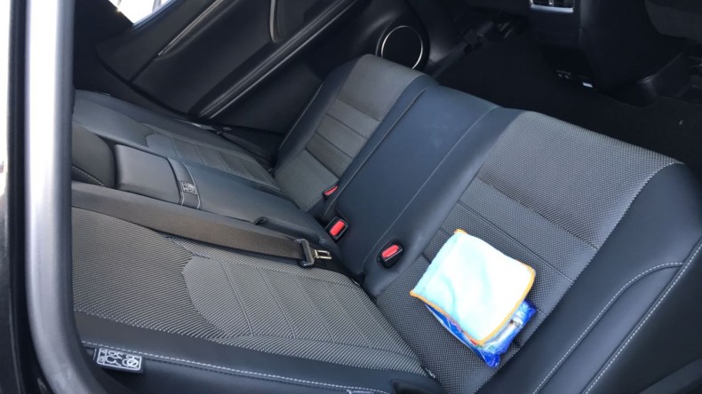 内装後方シート