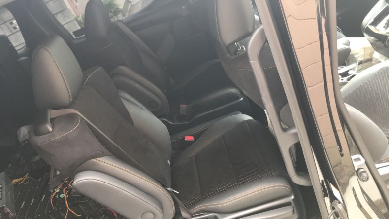 内装後方シート