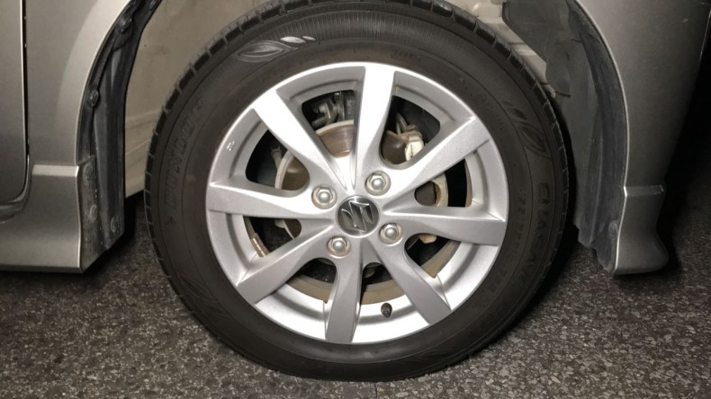 タイヤホイール前