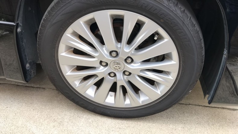 タイヤホイール前