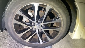 タイヤホイール前