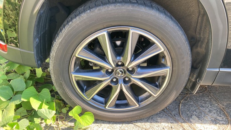 タイヤホイール前