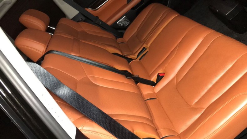 内装後方シート