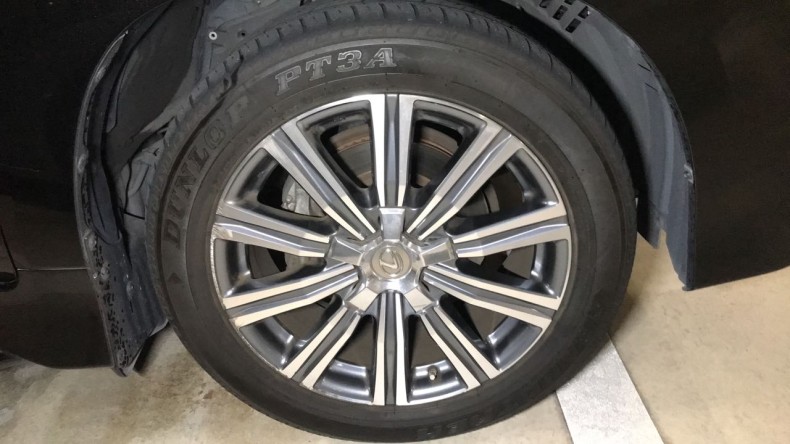 タイヤホイール前