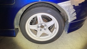 タイヤホイール前