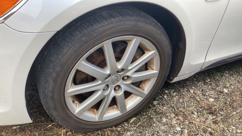 タイヤホイール前