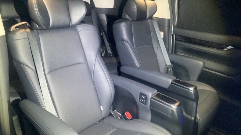 内装後方シート