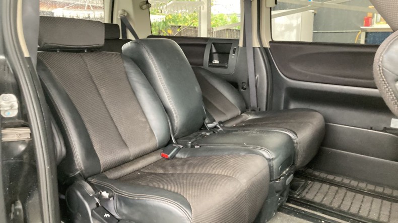 内装後方シート