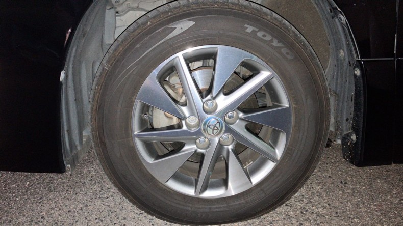 タイヤホイール前