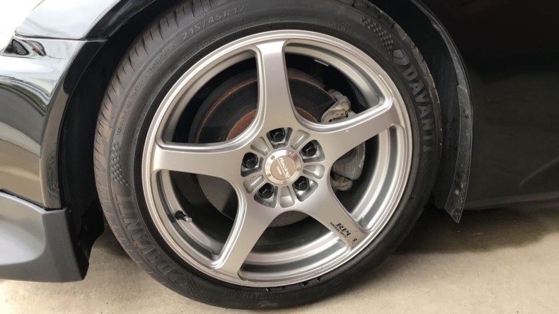 タイヤホイール前