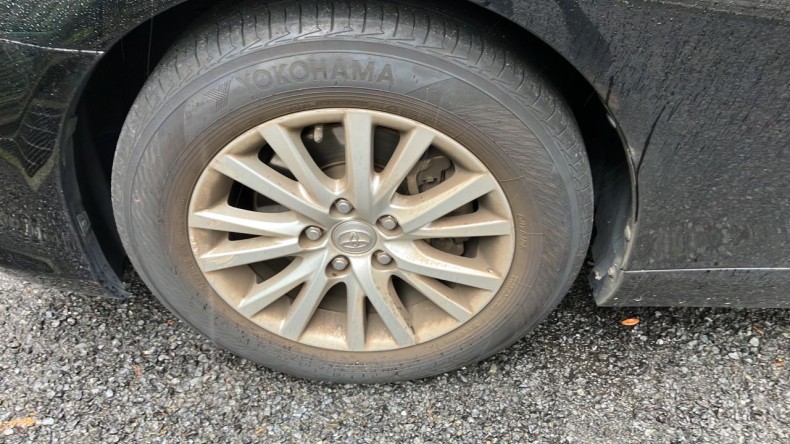 タイヤホイール前