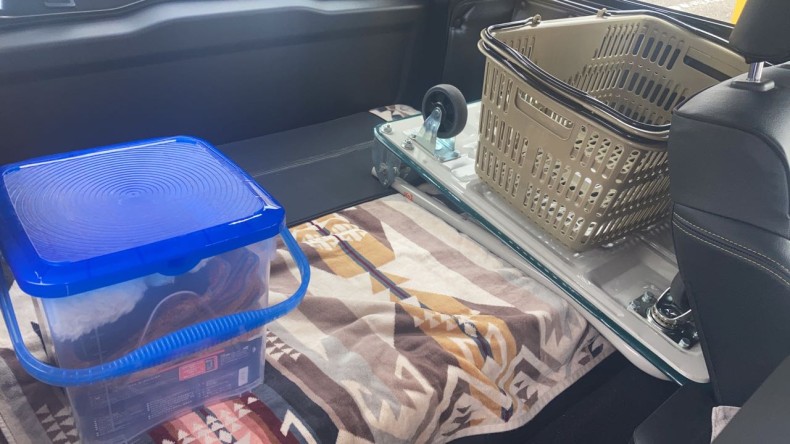 内装後方シート