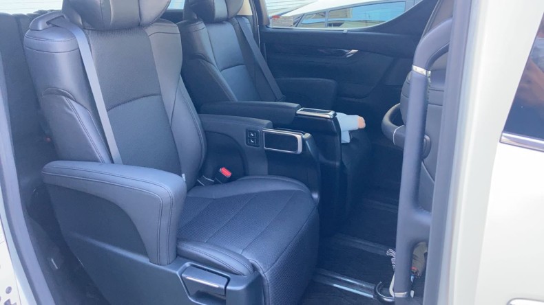 内装後方シート