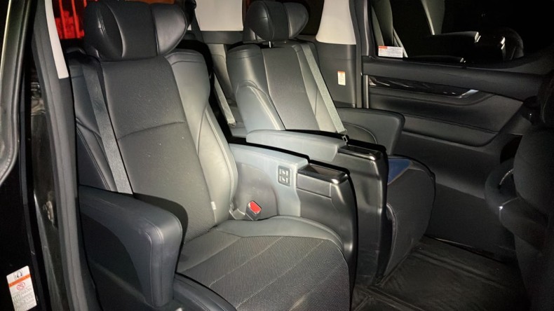 内装後方シート