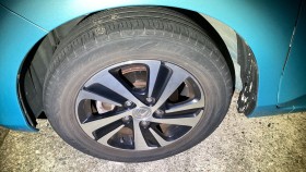 タイヤホイール前