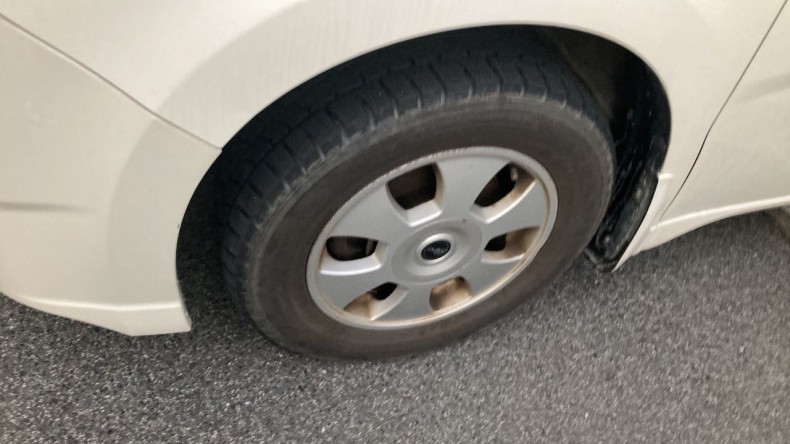 タイヤホイール前