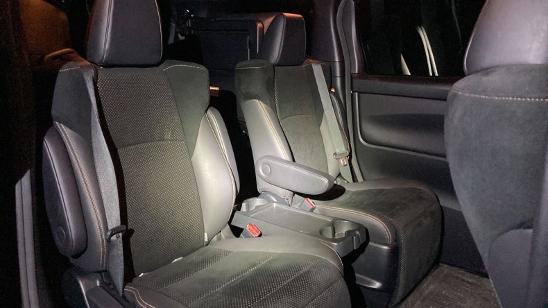 内装後方シート