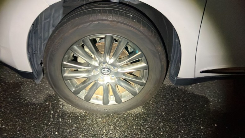 タイヤホイール前