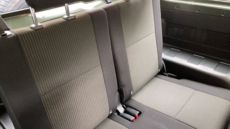 内装後方シート