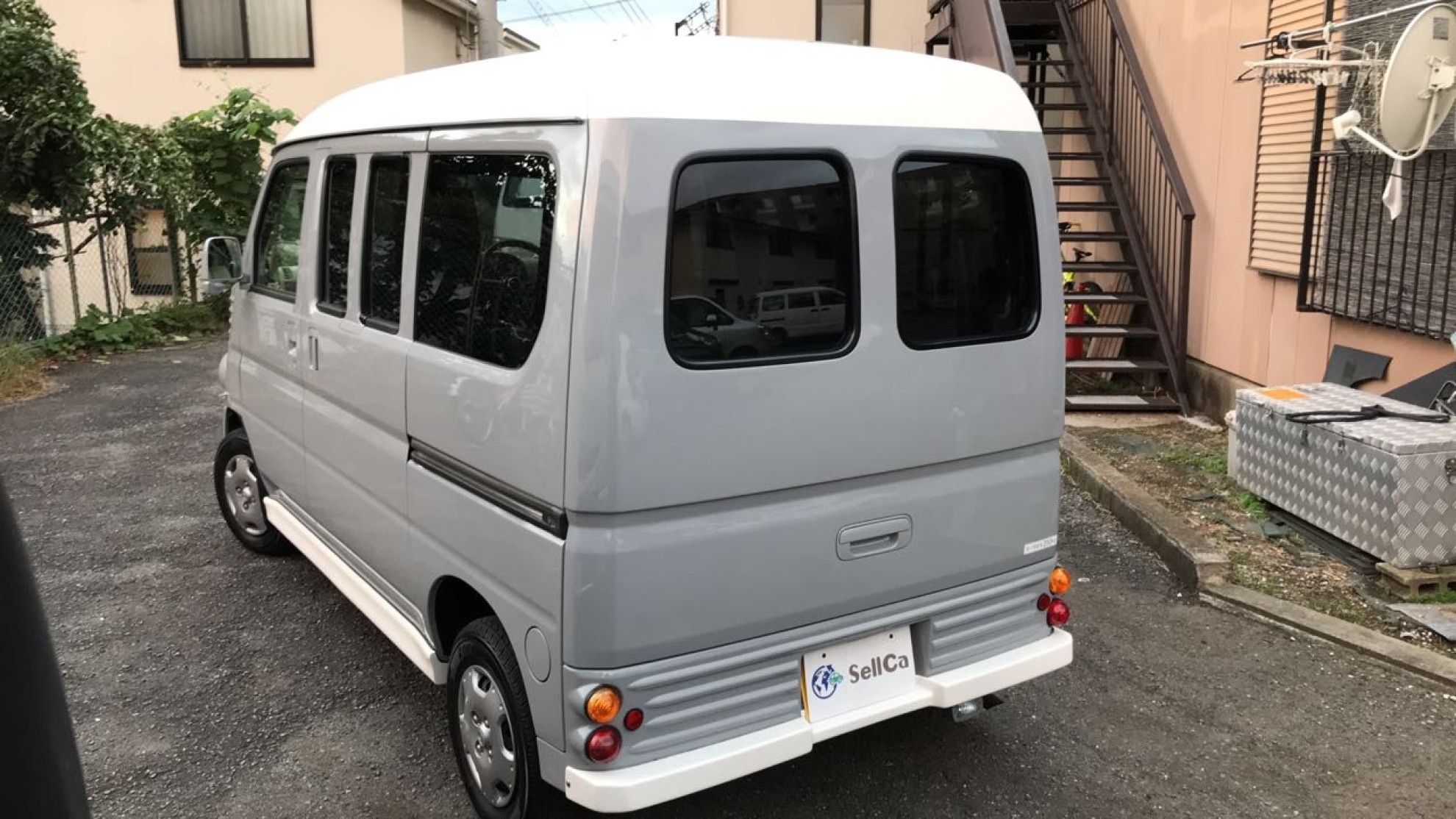 外装左後方