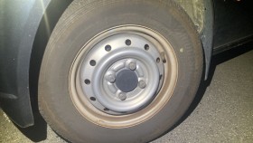 タイヤホイール前