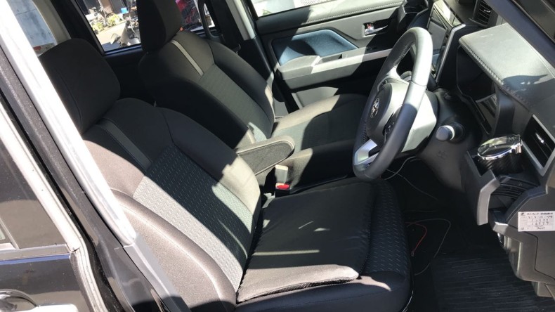 内装前方シート