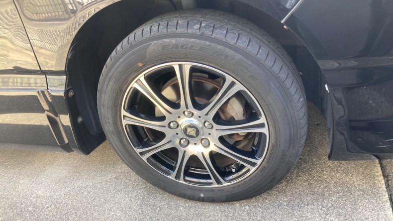 タイヤホイール前