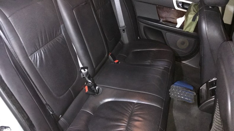 内装後方シート