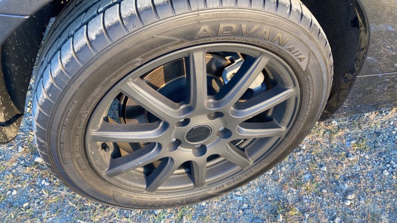 タイヤホイール前