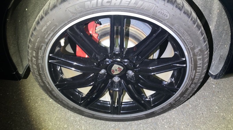 タイヤホイール前