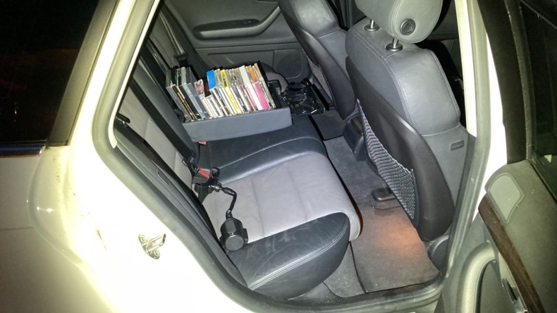 内装後方シート