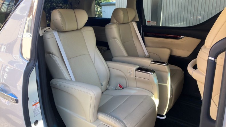 内装後方シート