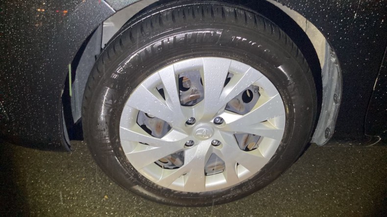 タイヤホイール前