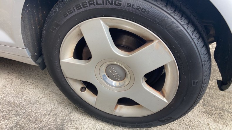 タイヤホイール前