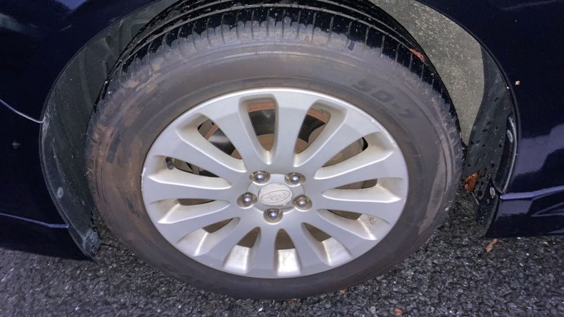 タイヤホイール前