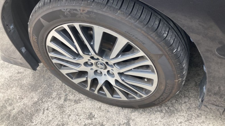 タイヤホイール前