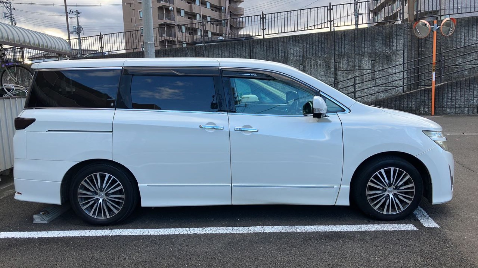 外装右