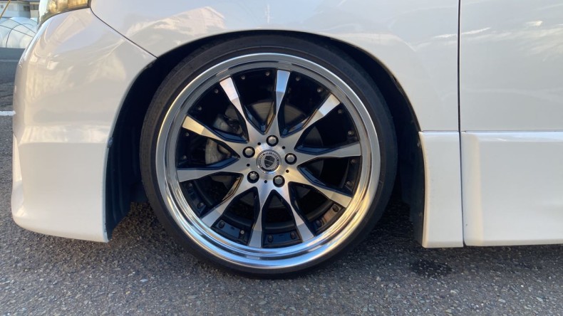 タイヤホイール前