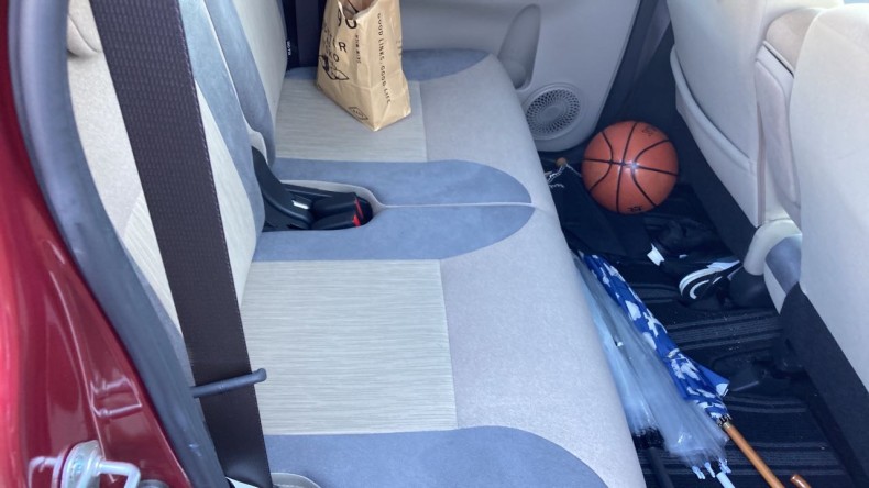 内装後方シート