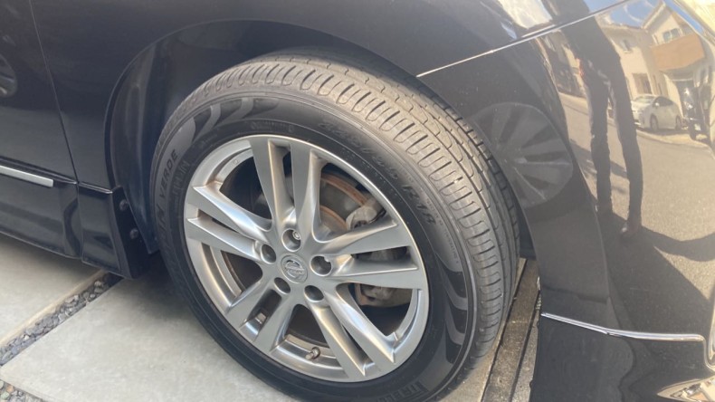 タイヤホイール前