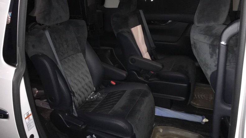 内装後方シート