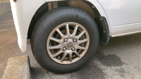 タイヤホイール前