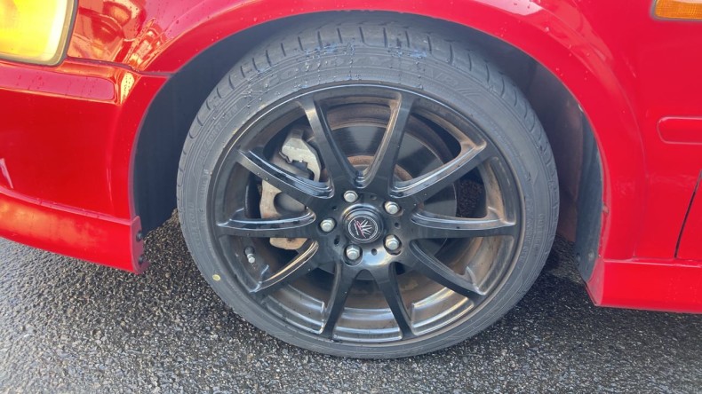 タイヤホイール前