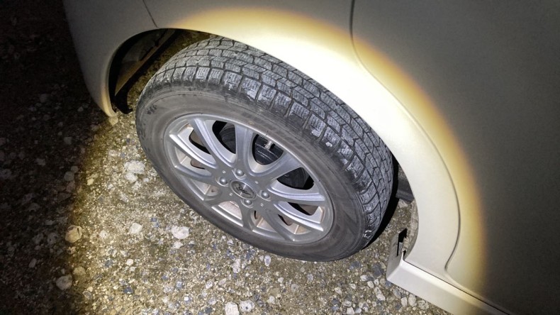 タイヤホイール前