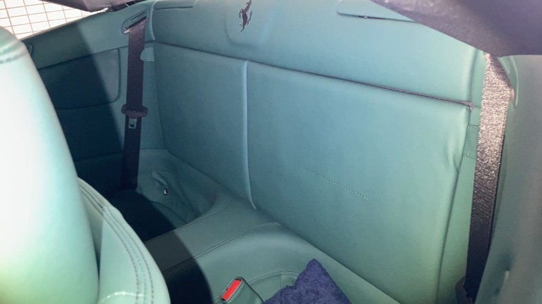 内装後方シート