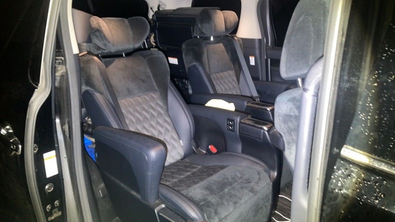 内装後方シート