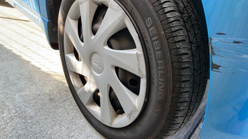 タイヤホイール前