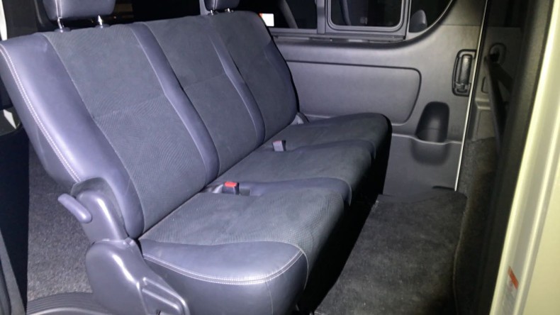 内装後方シート