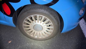 タイヤホイール前