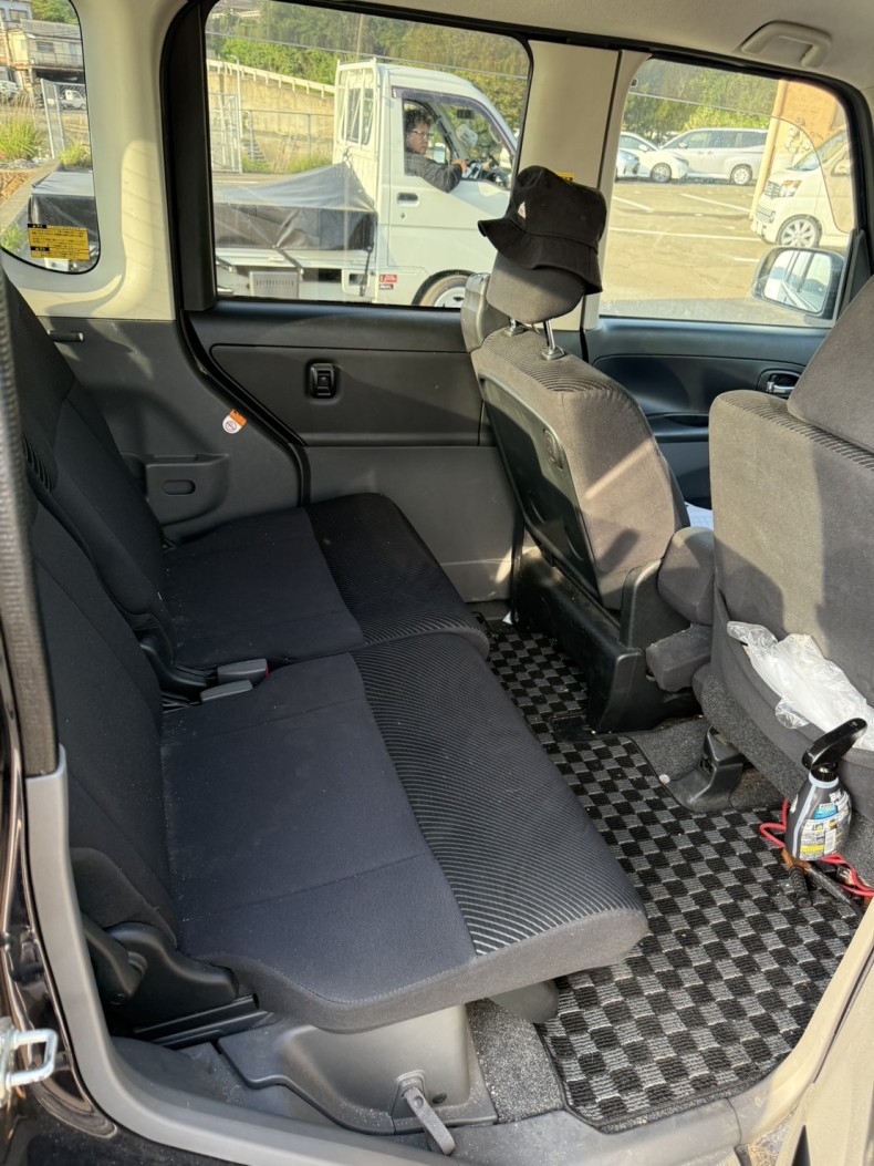 内装後方シート